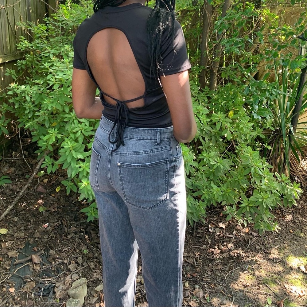 ✿ Black Backless Cropped Tee ✿